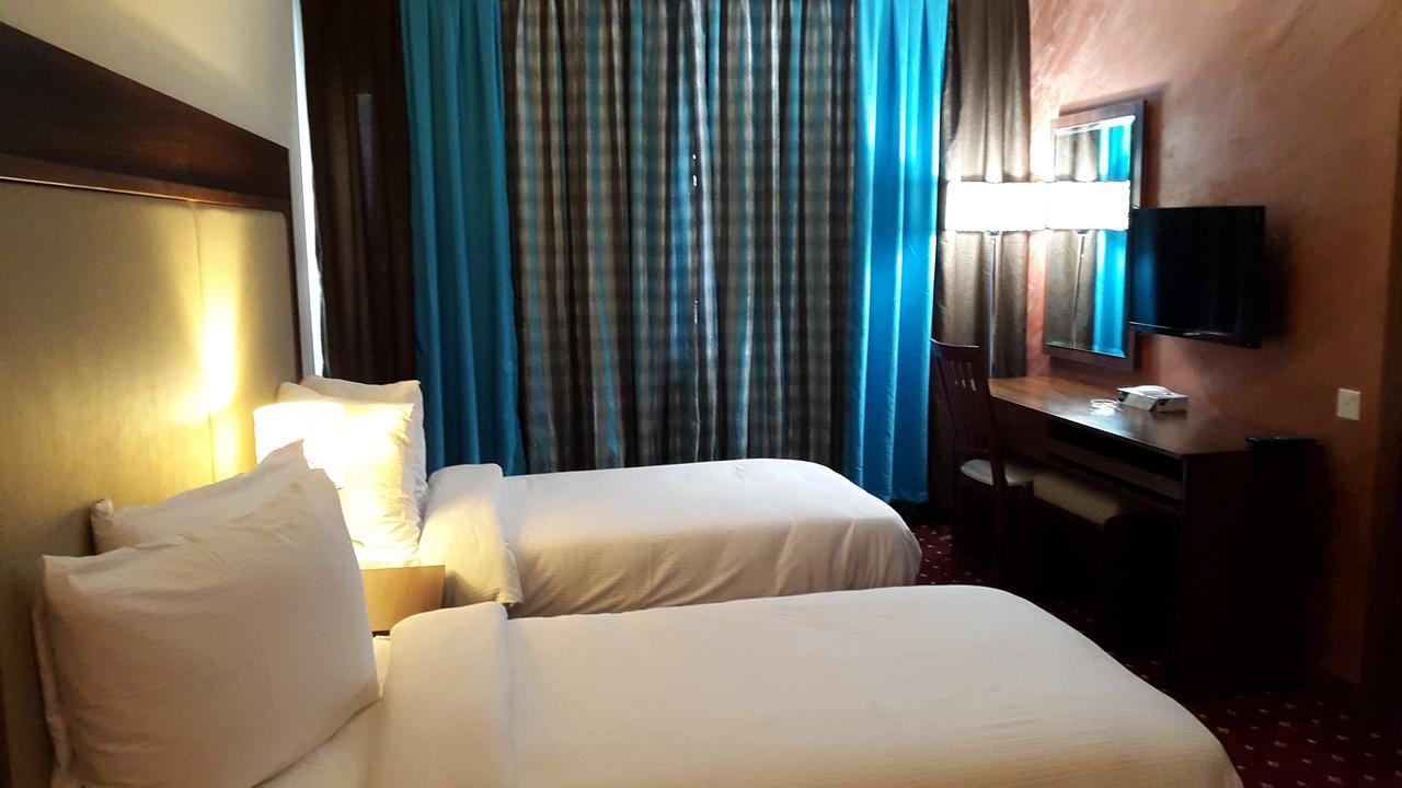 President Hotel Amman Bagian luar foto