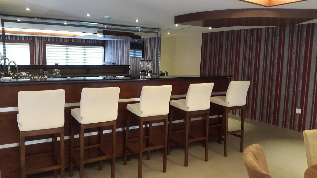 President Hotel Amman Bagian luar foto