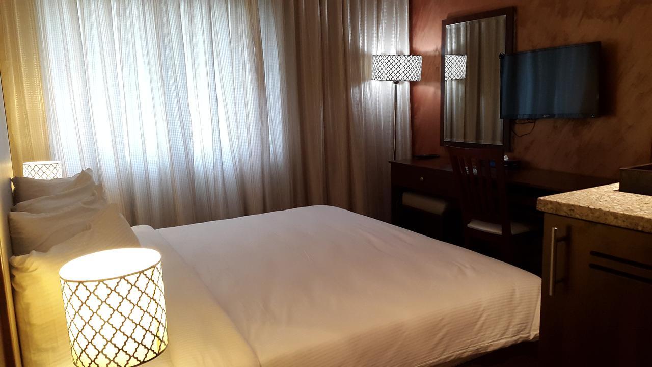 President Hotel Amman Bagian luar foto