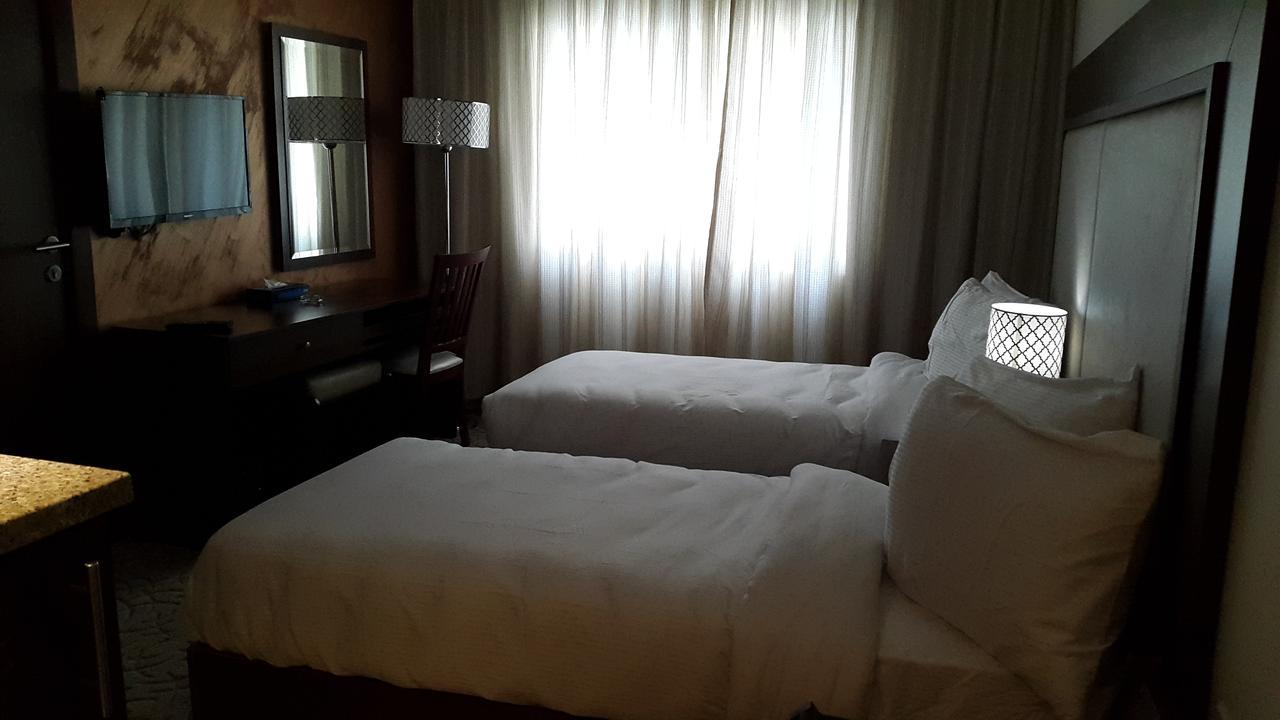 President Hotel Amman Bagian luar foto