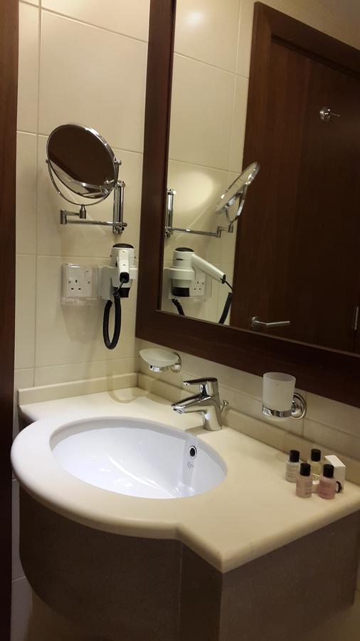 President Hotel Amman Bagian luar foto