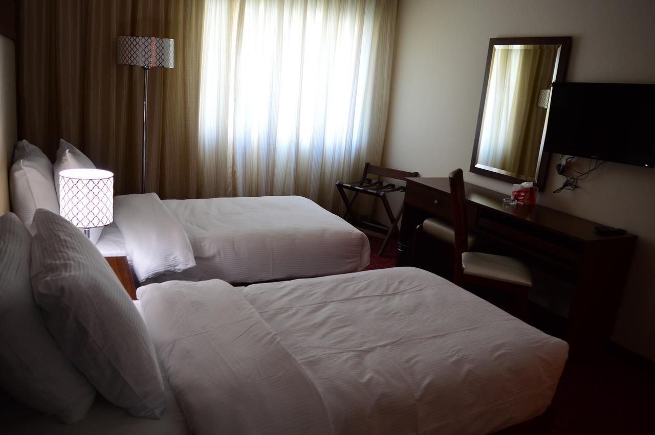 President Hotel Amman Bagian luar foto