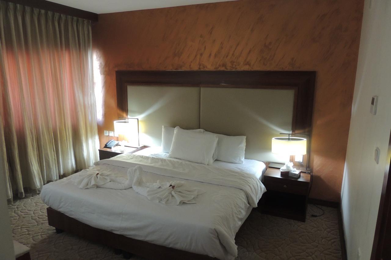 President Hotel Amman Bagian luar foto